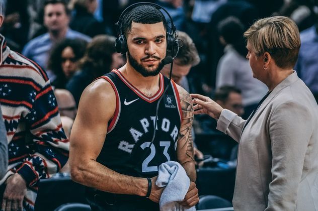 全队保持着 全队保持着